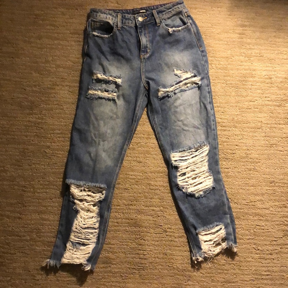 Distressed Jeans. Boyfriend style.